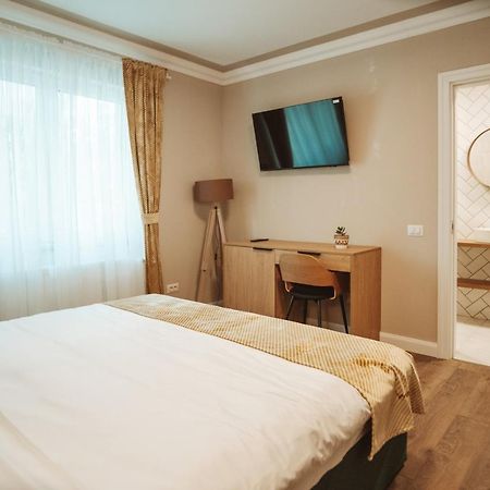 B59 Boutique Hotel Кимпулунг-Молдовенеск Екстер'єр фото