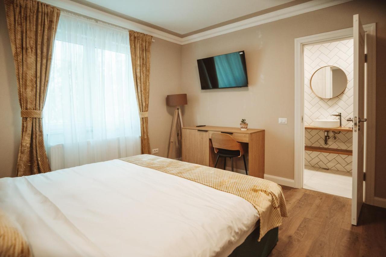 B59 Boutique Hotel Кимпулунг-Молдовенеск Екстер'єр фото