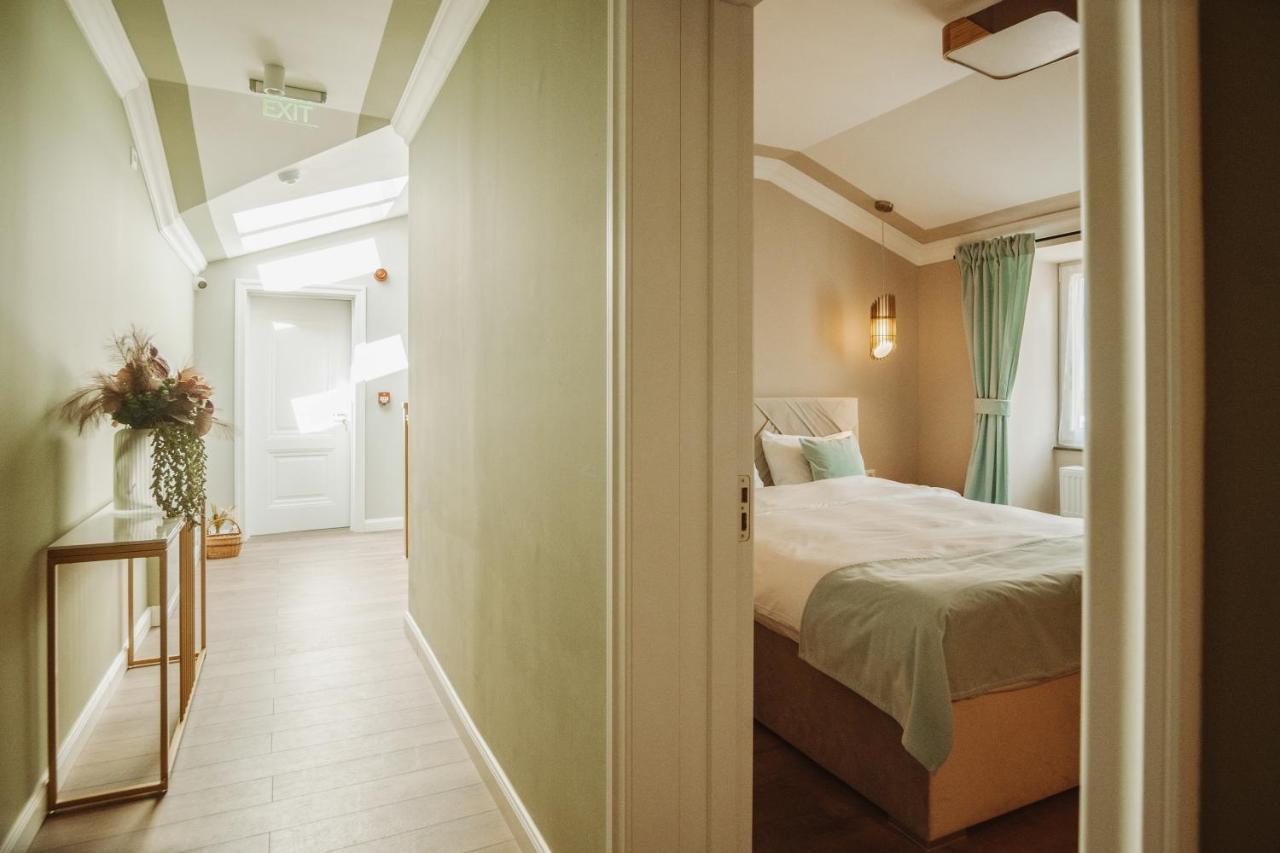 B59 Boutique Hotel Кимпулунг-Молдовенеск Екстер'єр фото
