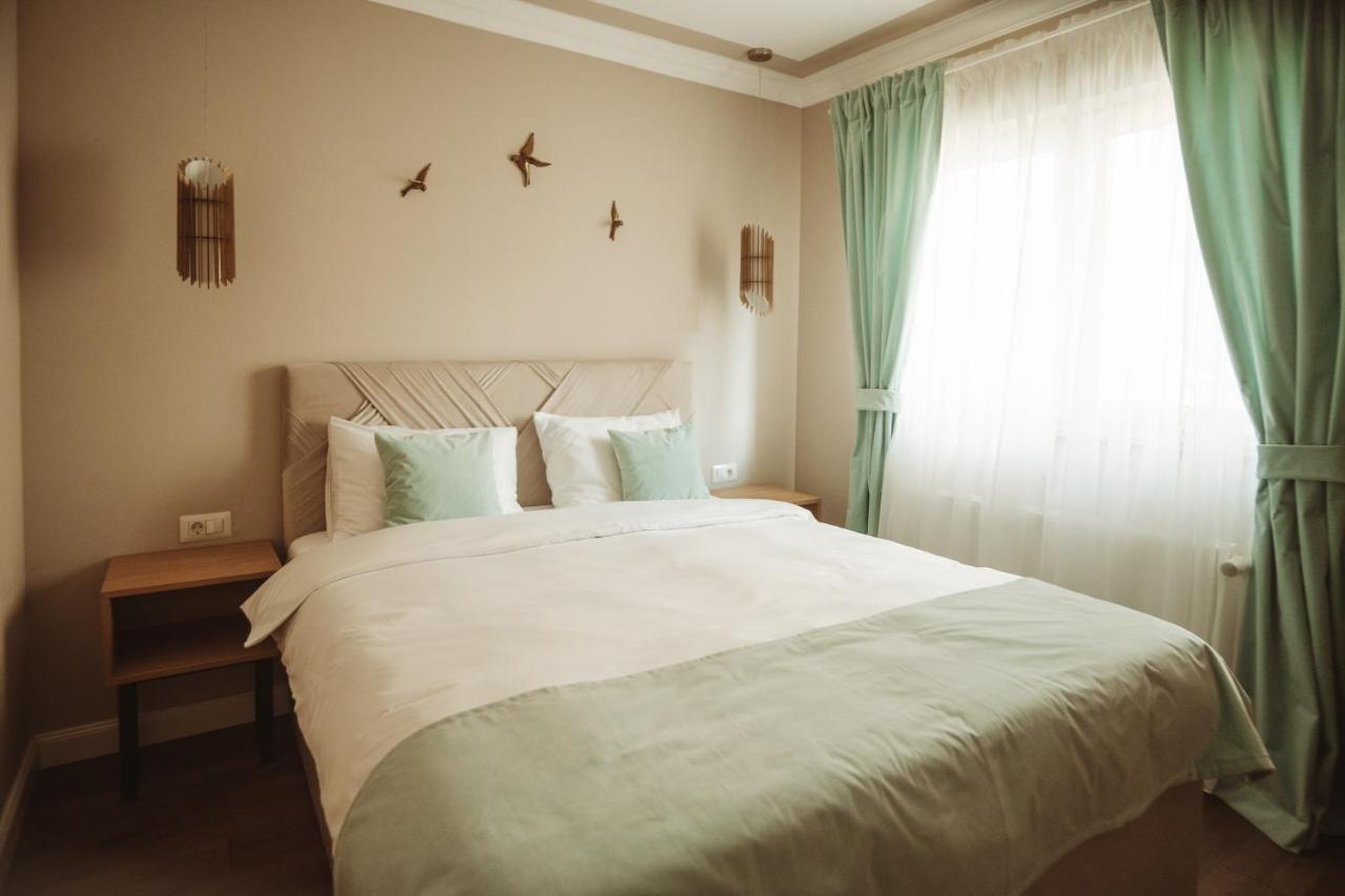 B59 Boutique Hotel Кимпулунг-Молдовенеск Екстер'єр фото