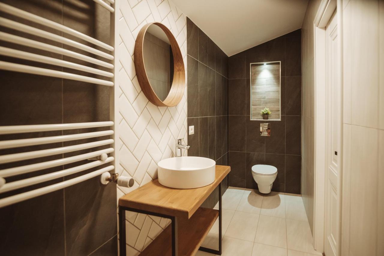 B59 Boutique Hotel Кимпулунг-Молдовенеск Екстер'єр фото